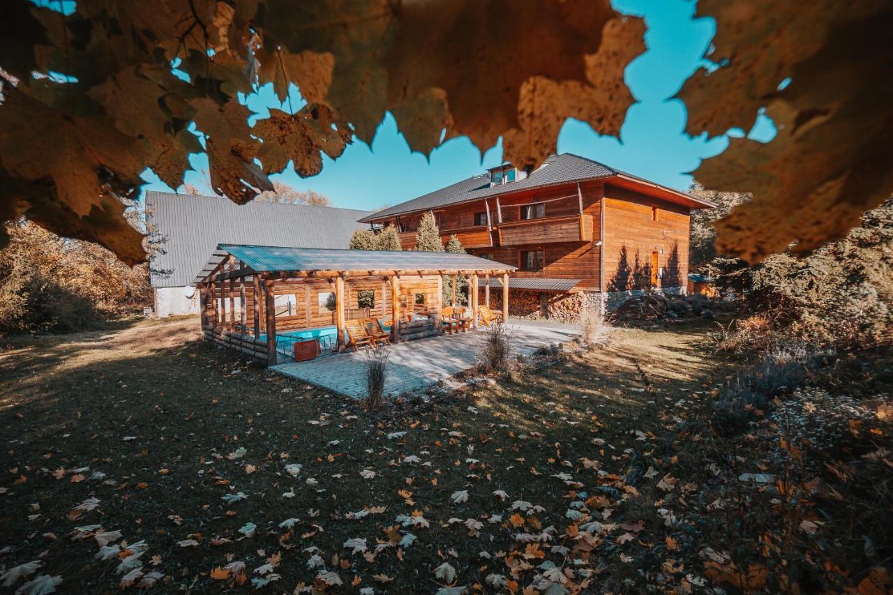 Pension Koliba Komorní Lhotka Exterior foto
