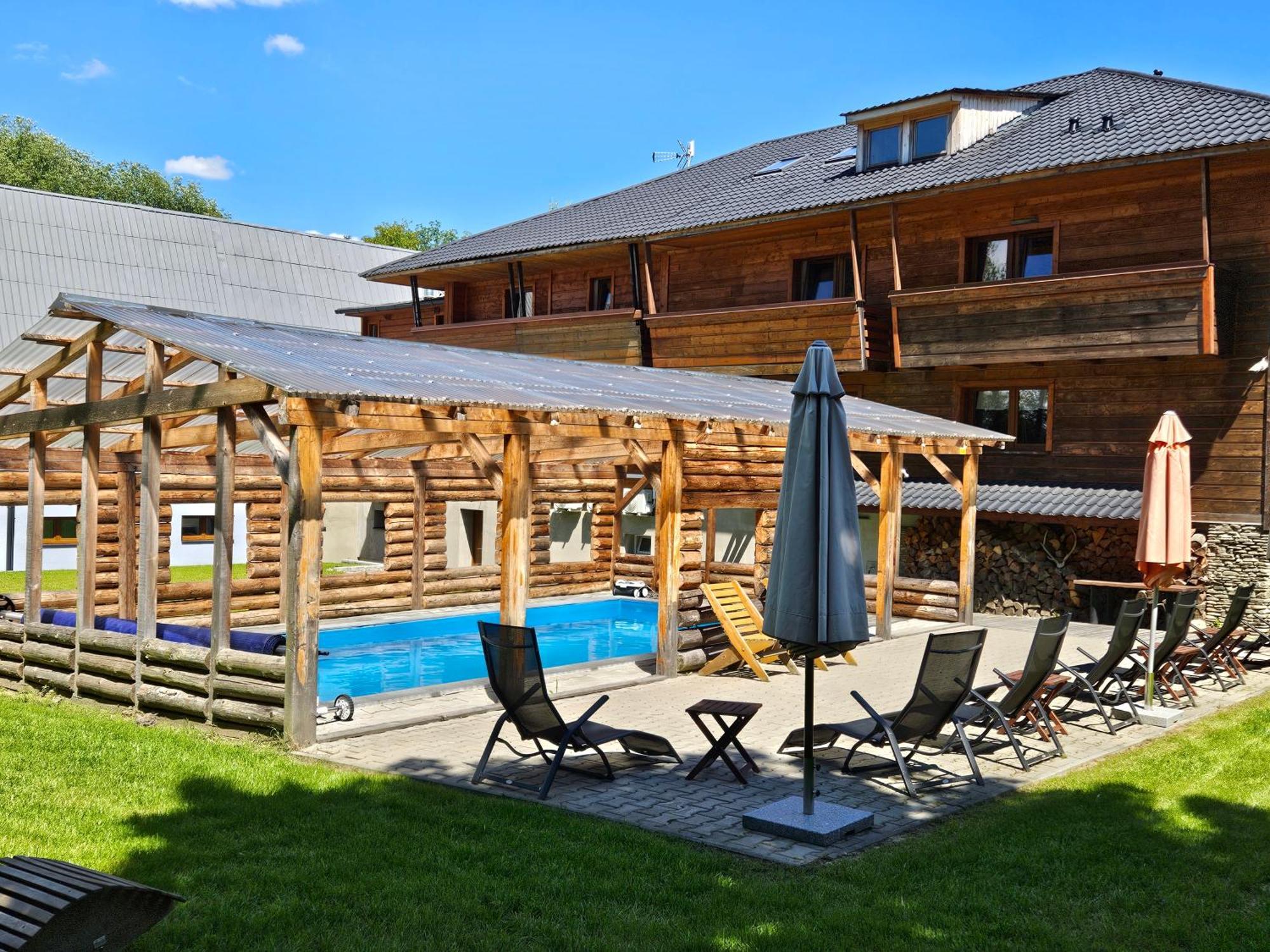 Pension Koliba Komorní Lhotka Exterior foto